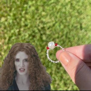 Victoria inspired ring